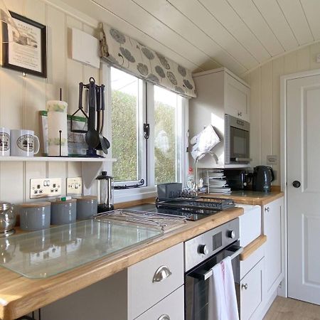 The Duck House Apartment Swansea Bagian luar foto