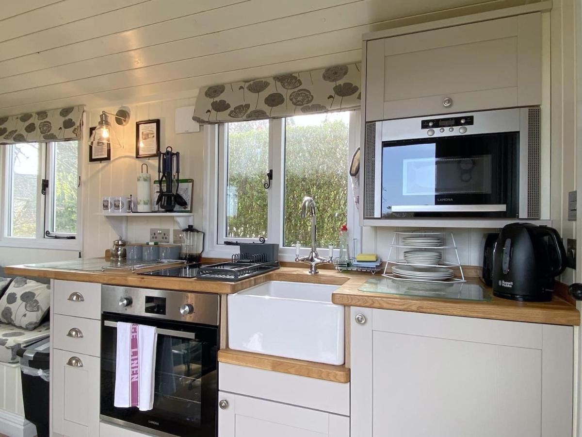 The Duck House Apartment Swansea Bagian luar foto