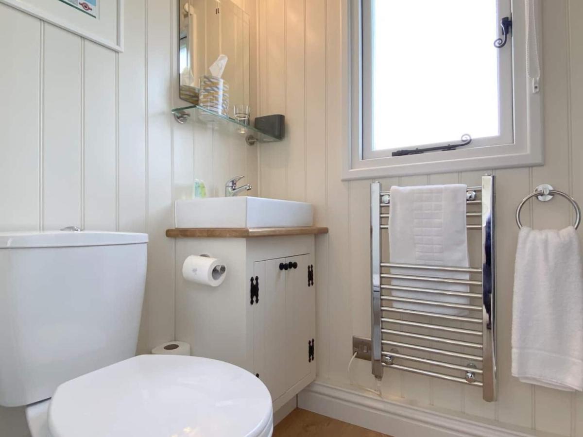 The Duck House Apartment Swansea Bagian luar foto